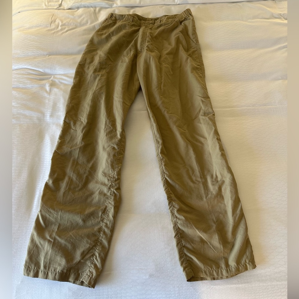 Patagonia pants men’s size medium.